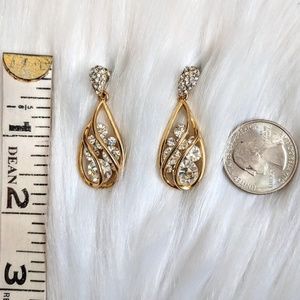 Vintage Jewelry - Pavé Sculpted Teardrop Earrings Vintage Jewelry - Pavé Sculpted Teardrop Earrings